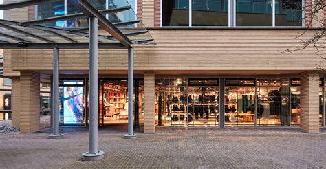 NIKE Reviews in Hilversum (Netherlands) .